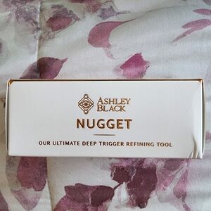 Ashley Black Nugget Deep Trigger Tool - White & Gold